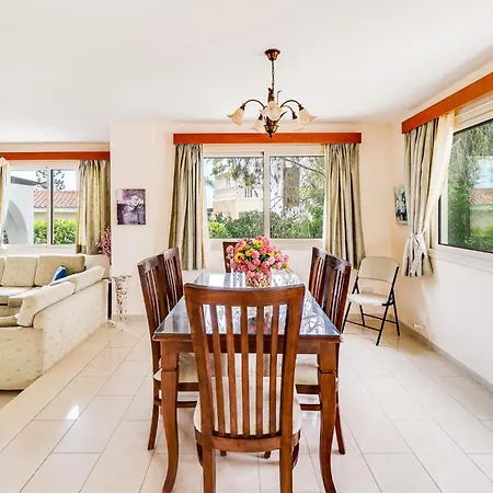 Willa Arkadia By Ezoria Coral Bay